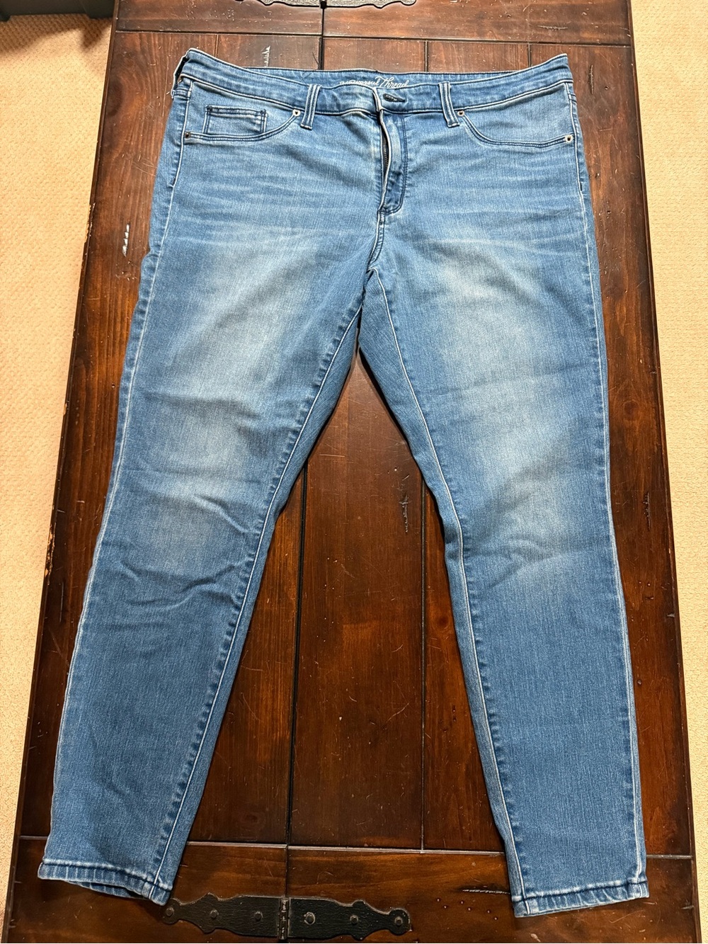 Universal Thread Women's Blue Jeans Size 18